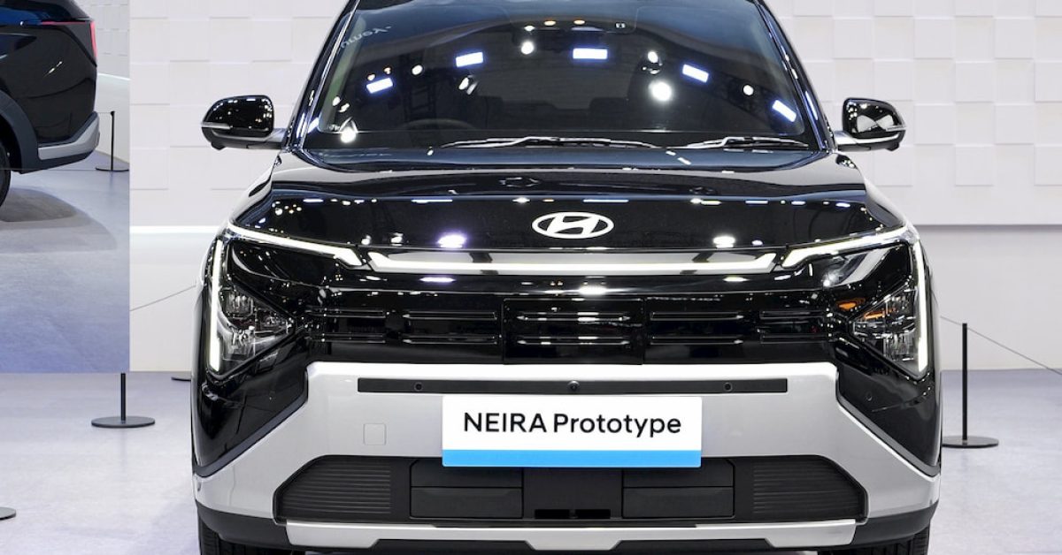 Hyundai reveals new 7-seat electric minivan concept