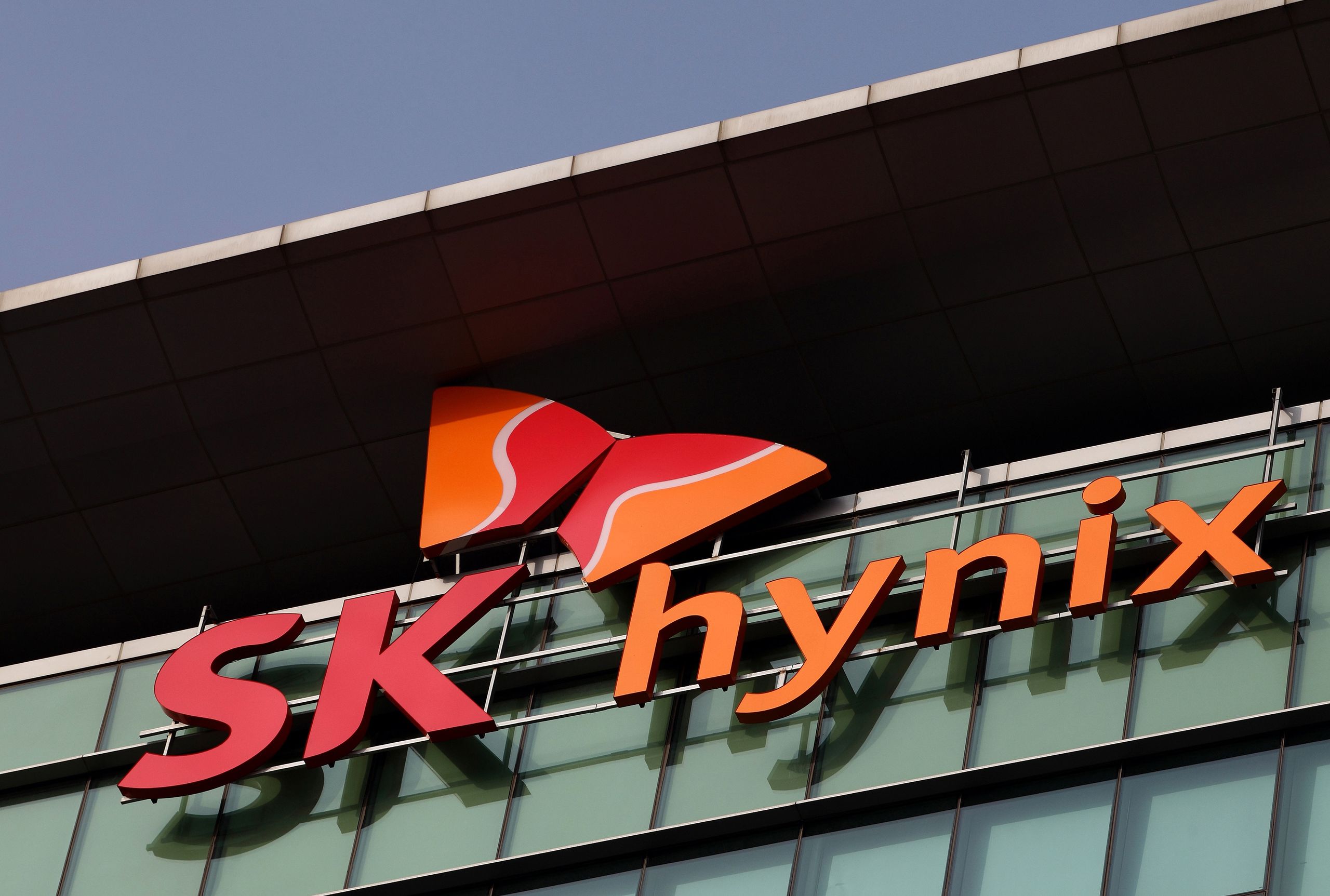 Despite seeing another record-breaking quarter, SK hynix misses wild revenue forecast