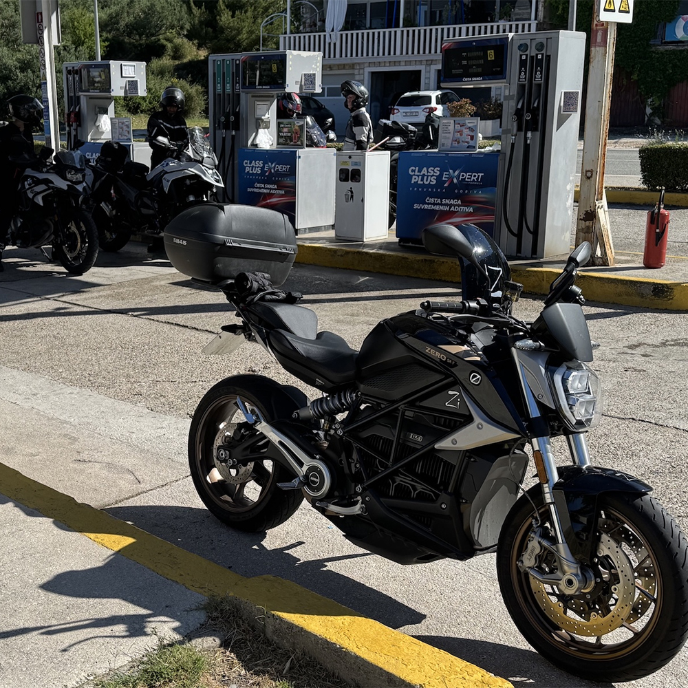 Four petrol bikes and one electric: Dalmatia, Bosnia, 3,000+ kilometers – How does that work?