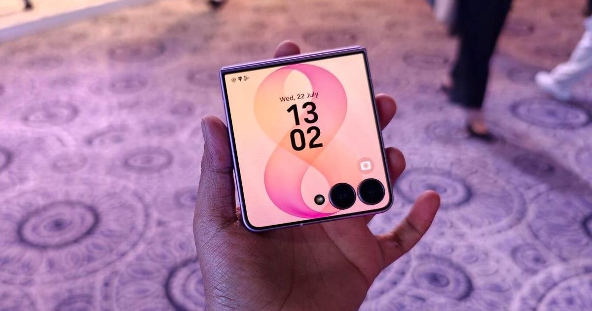 Samsung Galaxy Z Flip 8 is only a slightly better clamshell foldable than the last one
