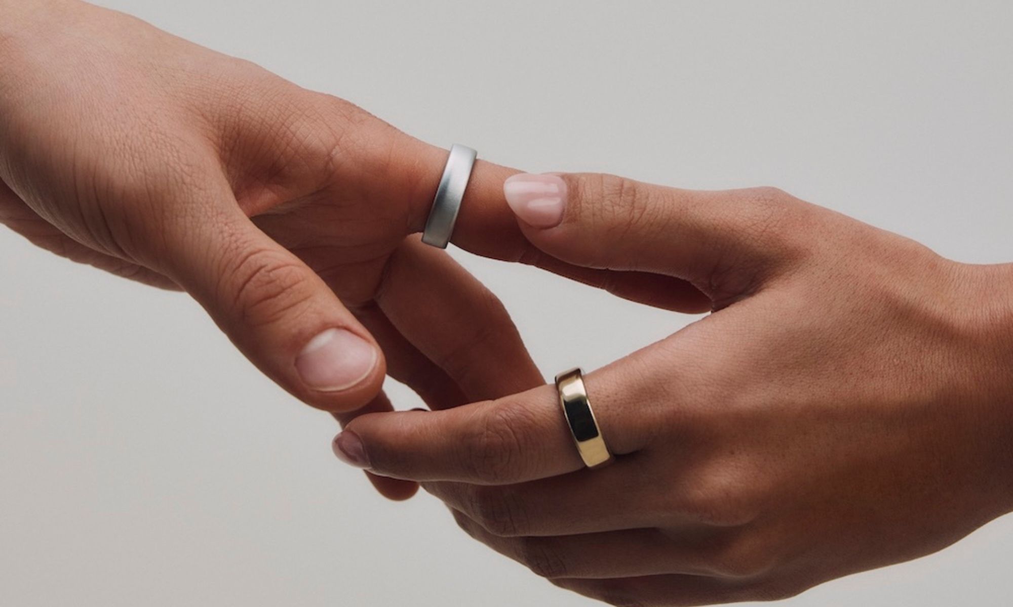 Oura Ring 5 vs. Apple Watch Series 11: I look at sleep, safety features, and battery life
