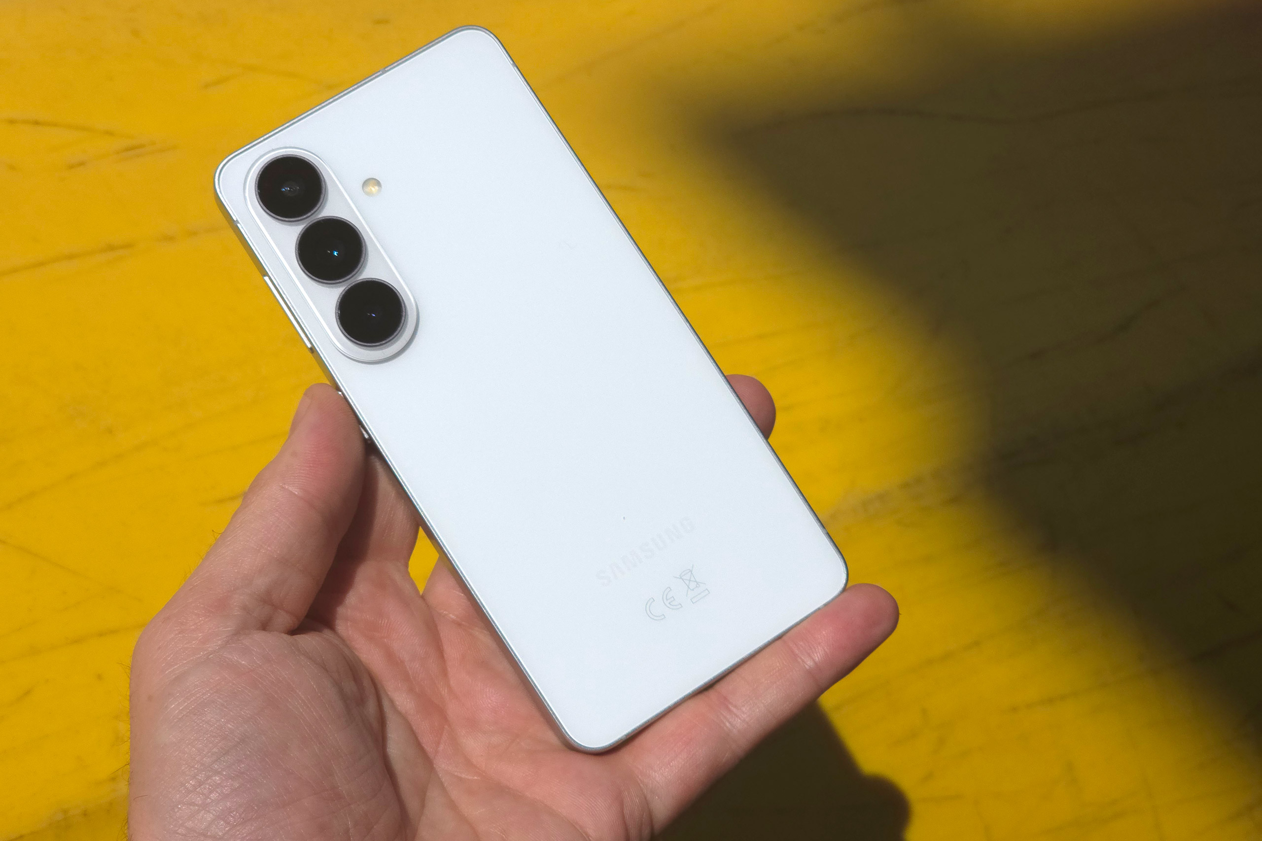 Samsung Galaxy S26 Review – Samsung’s best small camera phone by far
