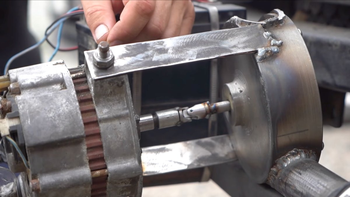 Russian Engineering Madmen Create Turbo-Style Alternator Driven by Exhaust