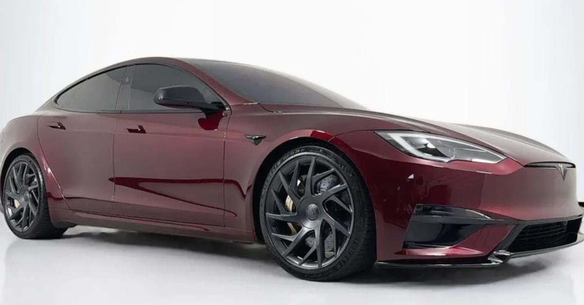 Someone is flipping Tesla Model S Signature for $260,000 — $100K+ markup