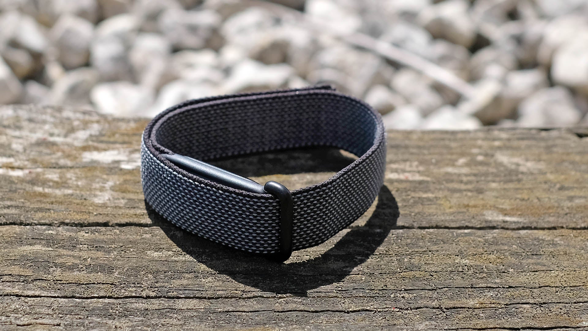 Fitbit Air review: Google’s distraction-free fitness tracker gets chatty | Expert Reviews