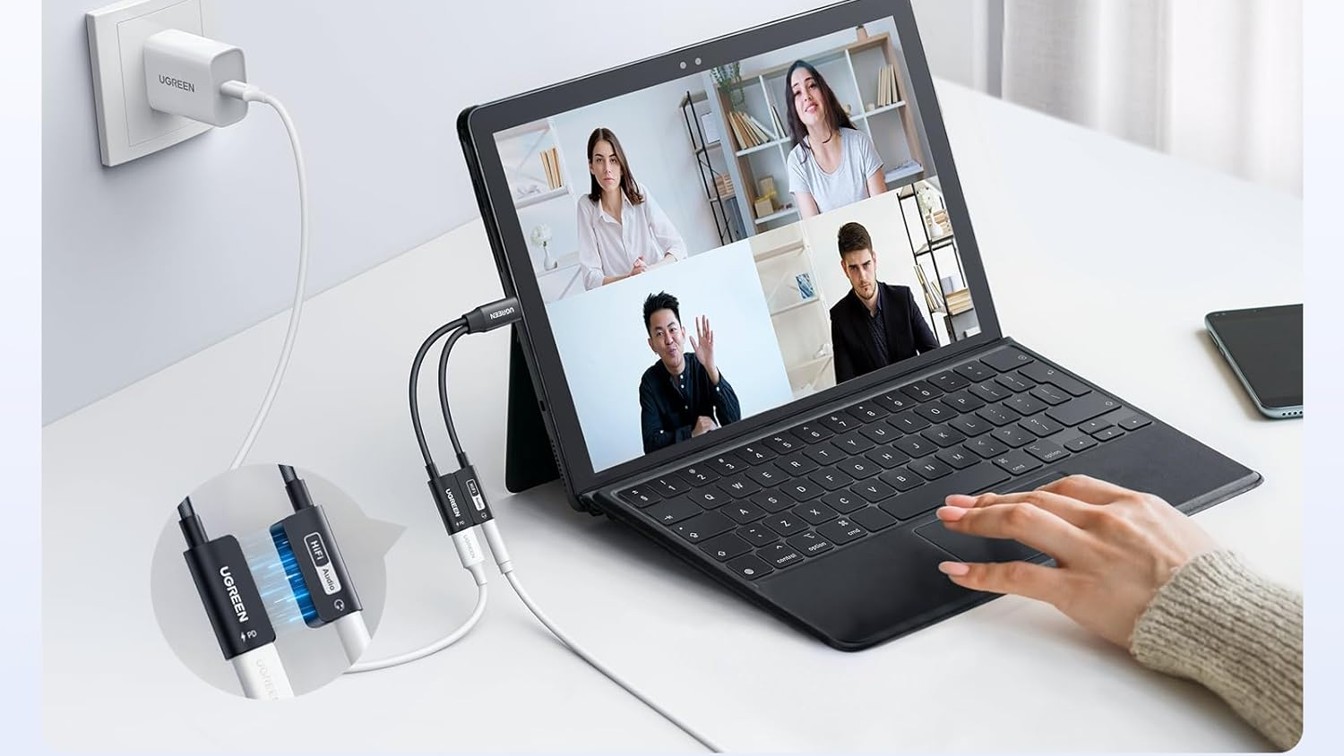 Need wired headphones and charging at once? This UGREEN adapter is 26% off