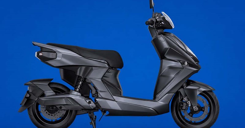 The electric motorcycle market heats up as manufacturers simultaneously expand the scooter segment