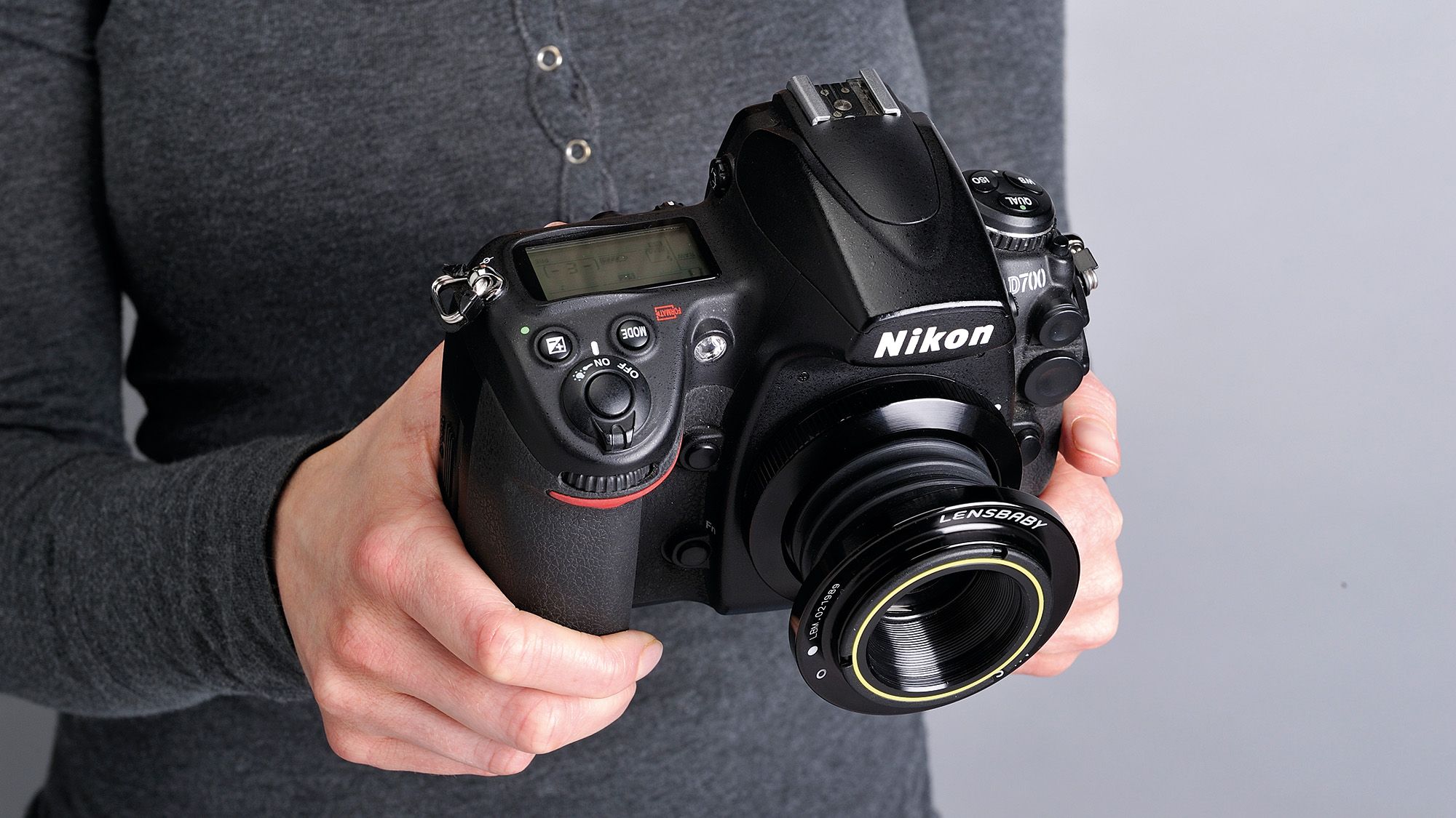 This 18-year-old DSLR is trending: Can the Nikon D700 really be a feasible buy for budget photographers in 2026?