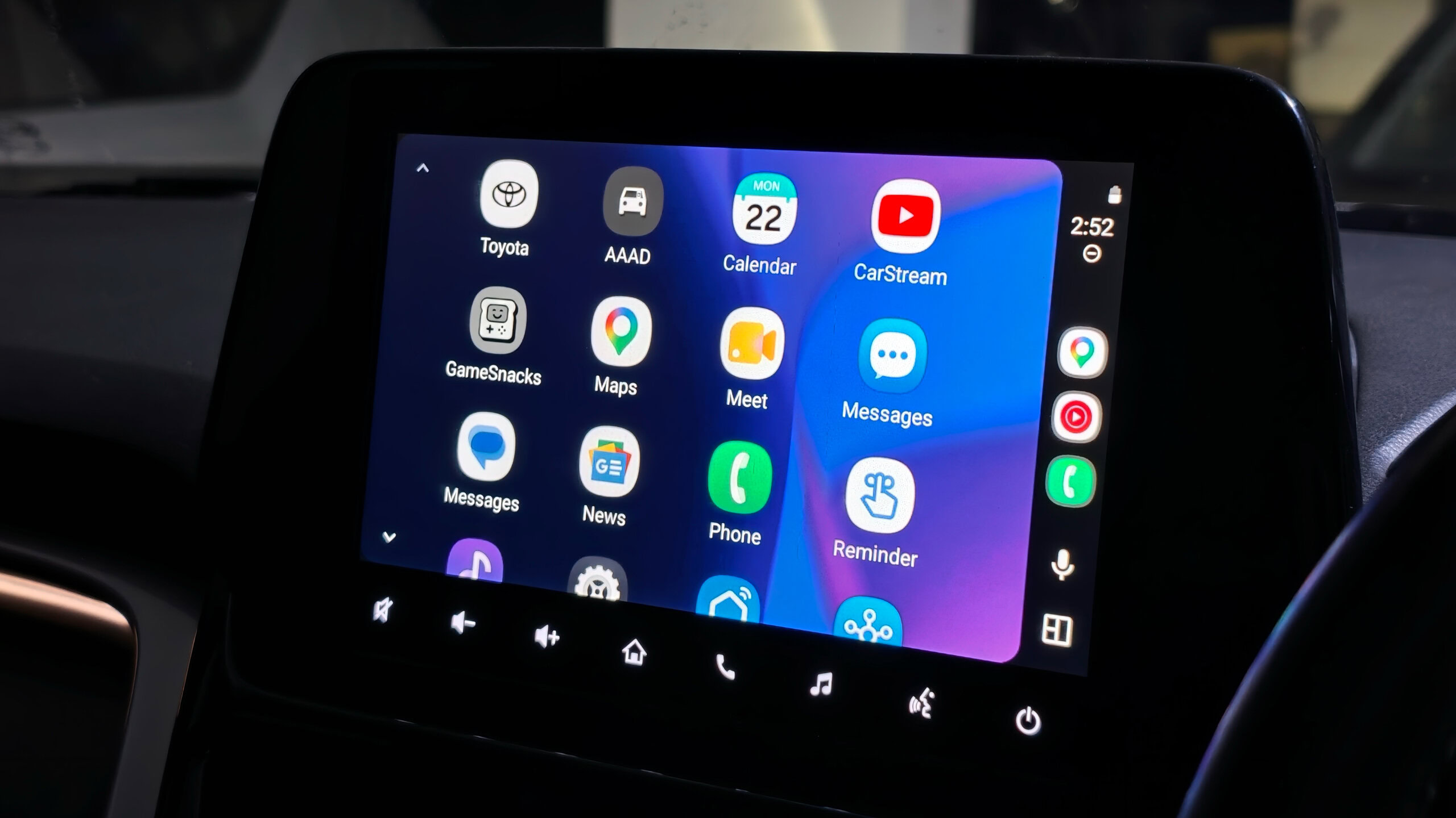 Android Auto just became much more useful for motorcycle riders with this app update