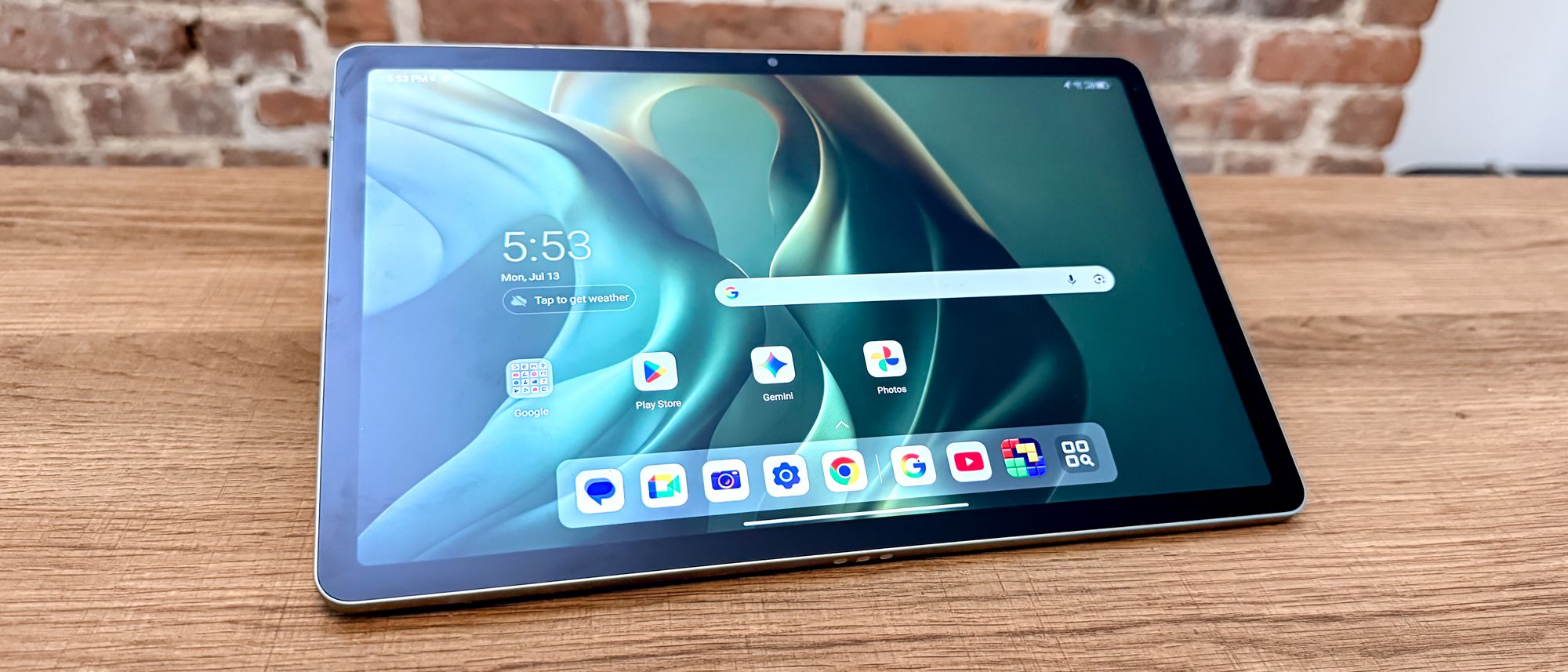 The Motorola MotoPad (2026) might be the new budget tablet king