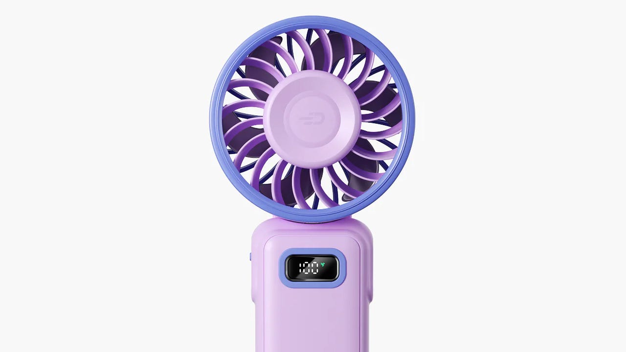 The Diveblues Portable Turbo Fan Is a Cheap, St ylish, and Easy Way to Beat the Heat, Even When You’re Outdoors