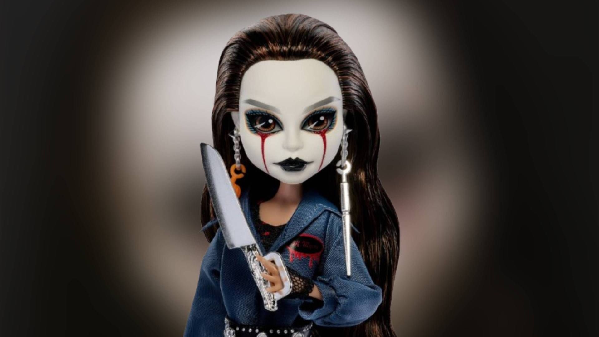 I already own too many dolls, but I know this upcoming Monster High Michael Myers release is going to stalk my dreams until I make it mine