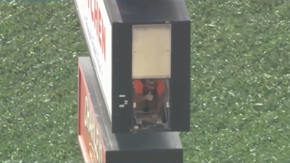 Those Huge Truck Stop Signs Have A Lift Inside—And This Poor Guy Got Stuck In One