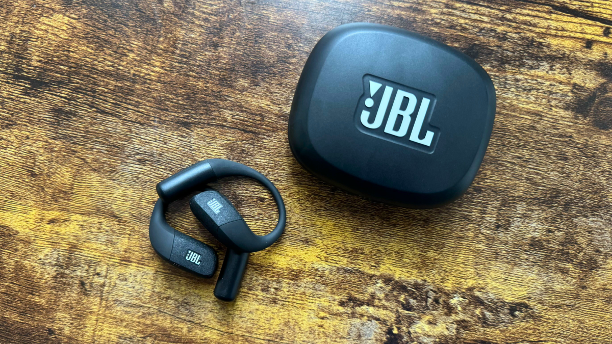 JBL Endurance Zone Earbuds Review: They Sound Good, but the Iffy Touch Controls Were a Dealbreaker