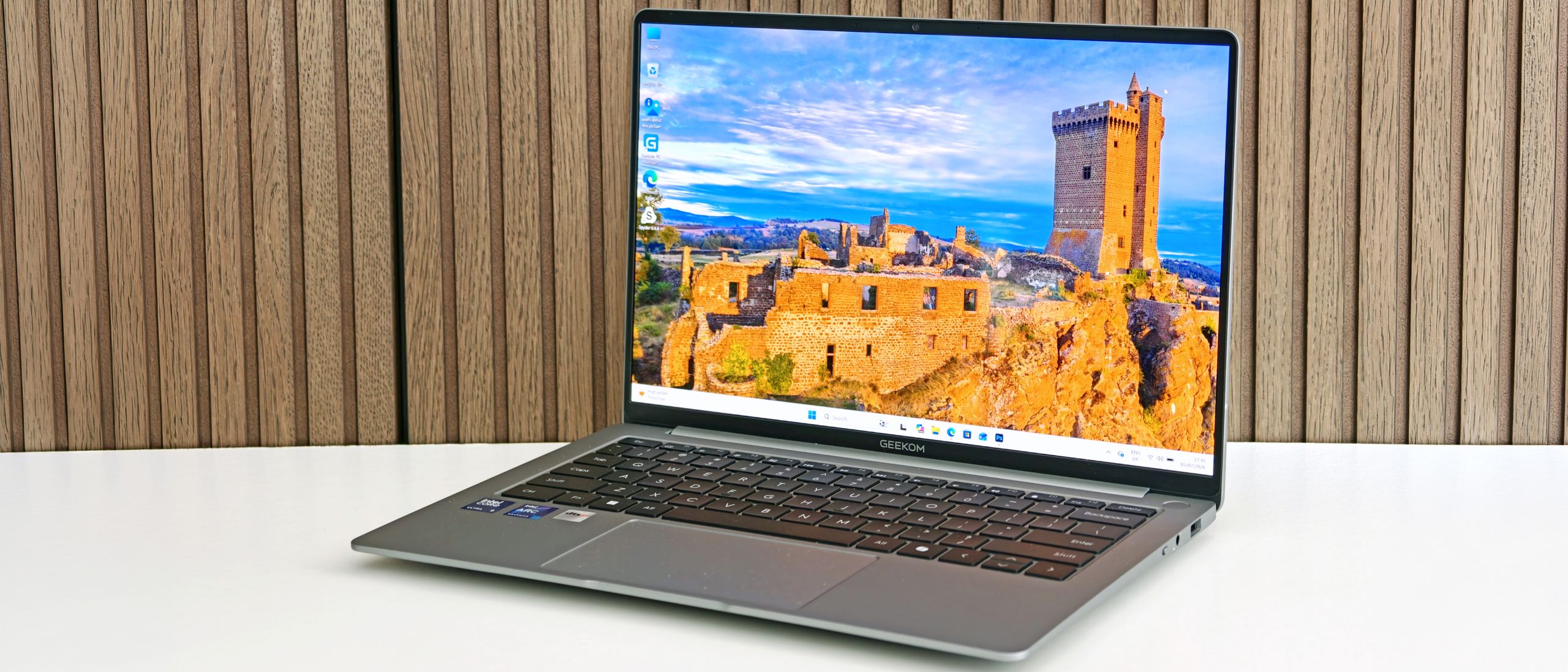 Geekom GeekBook X14 Pro laptop review
