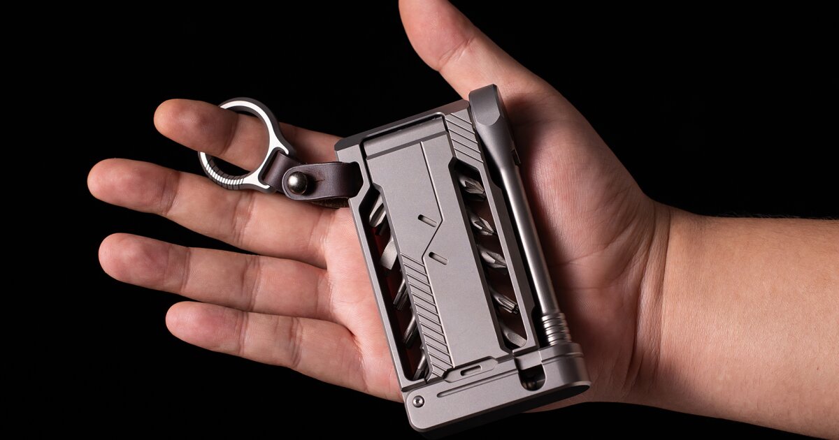 Slim, tiny 20-in-1 ratchet slides serious torque into a pants pocket