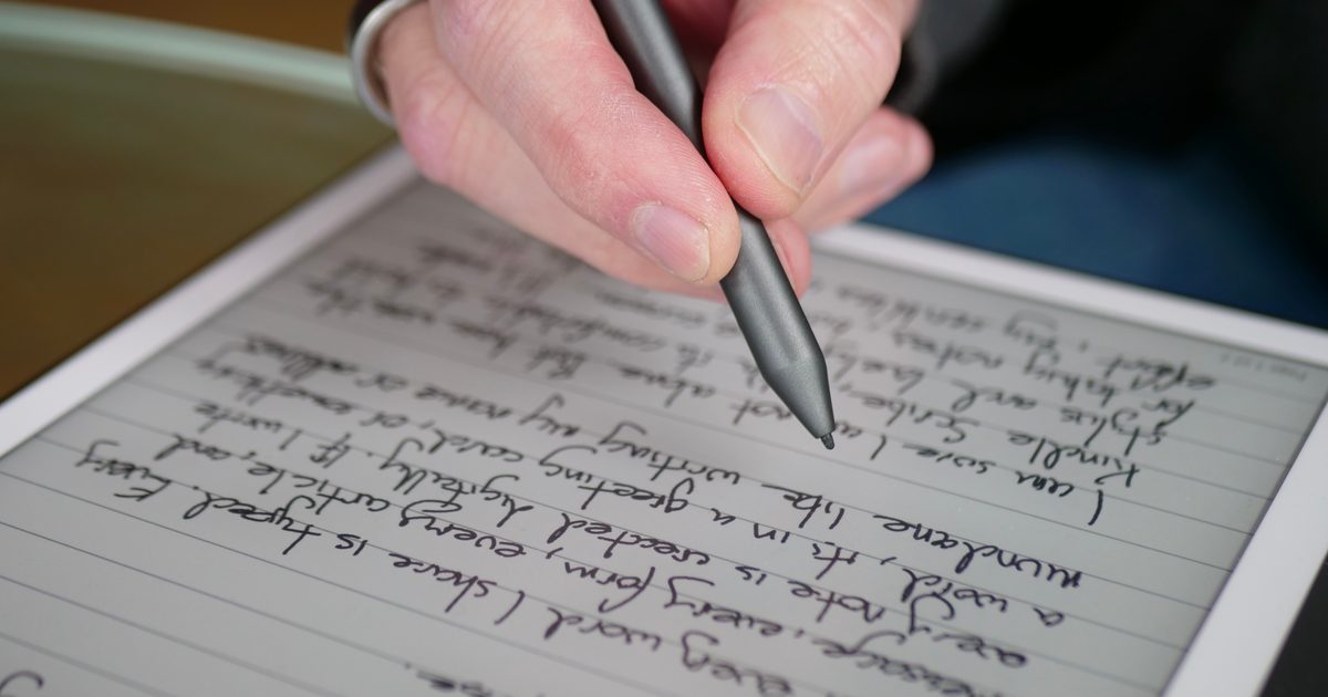 Stop losing your notes and start the school year with one of these e-readers that double as notebooks