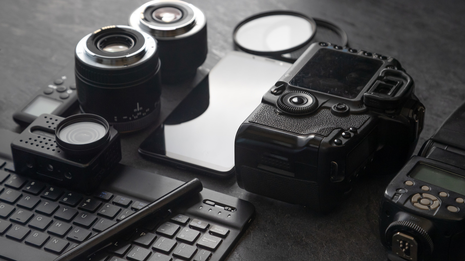 10 Useful Accessories Every Photographer Should Have – BGR