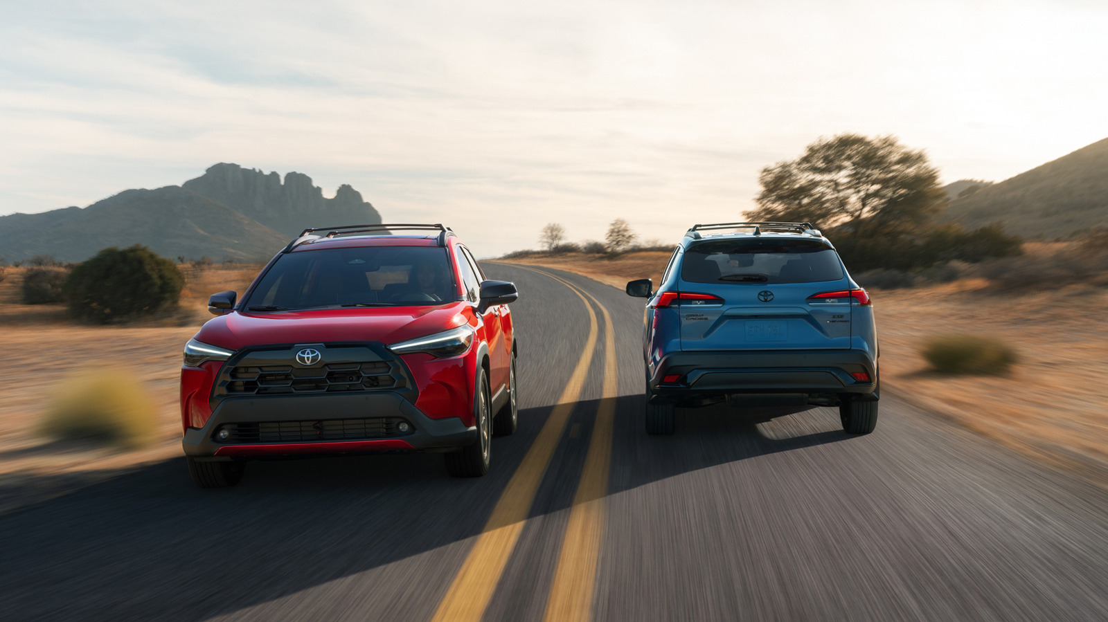 Toyota Corolla Cross Vs Cross Hybrid: Is The Drivetrain The Only Difference? – SlashGear