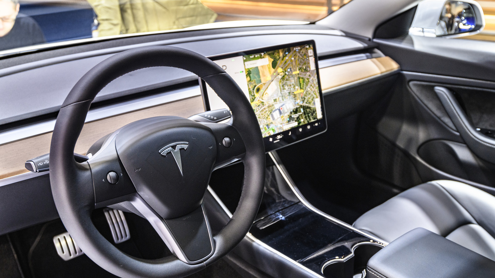 Tesla driver charged with manslaughter for Texas crash that killed a woman in her home – Engadget