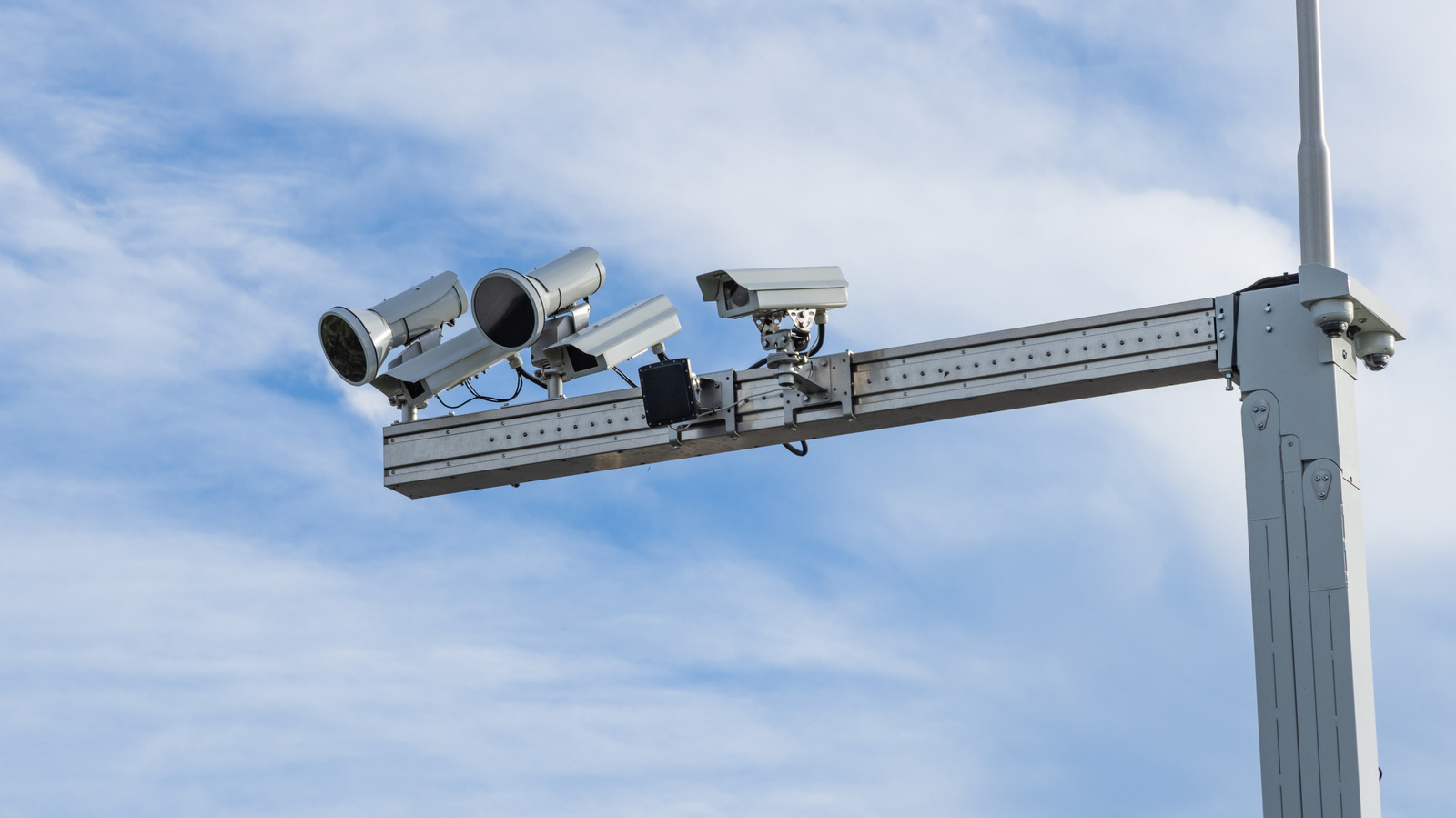 Why Do Some Speed Limit Signs Say ‘Radar Enforced’? – SlashGear