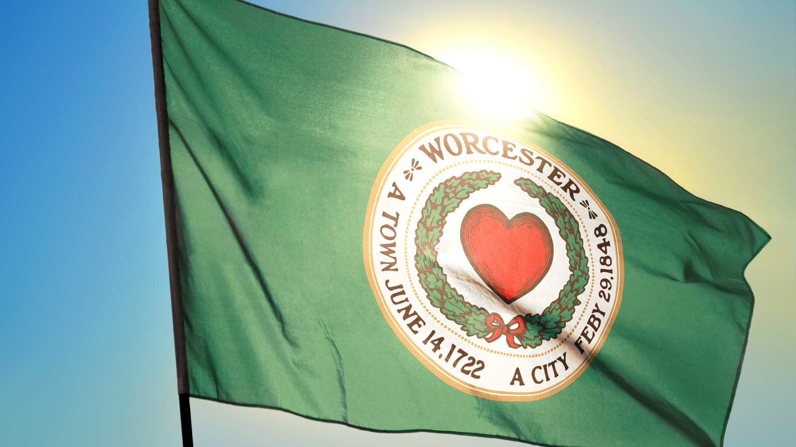 Why Do Street Signs In Worcester, Massachusetts Have Hearts On Them? – SlashGear