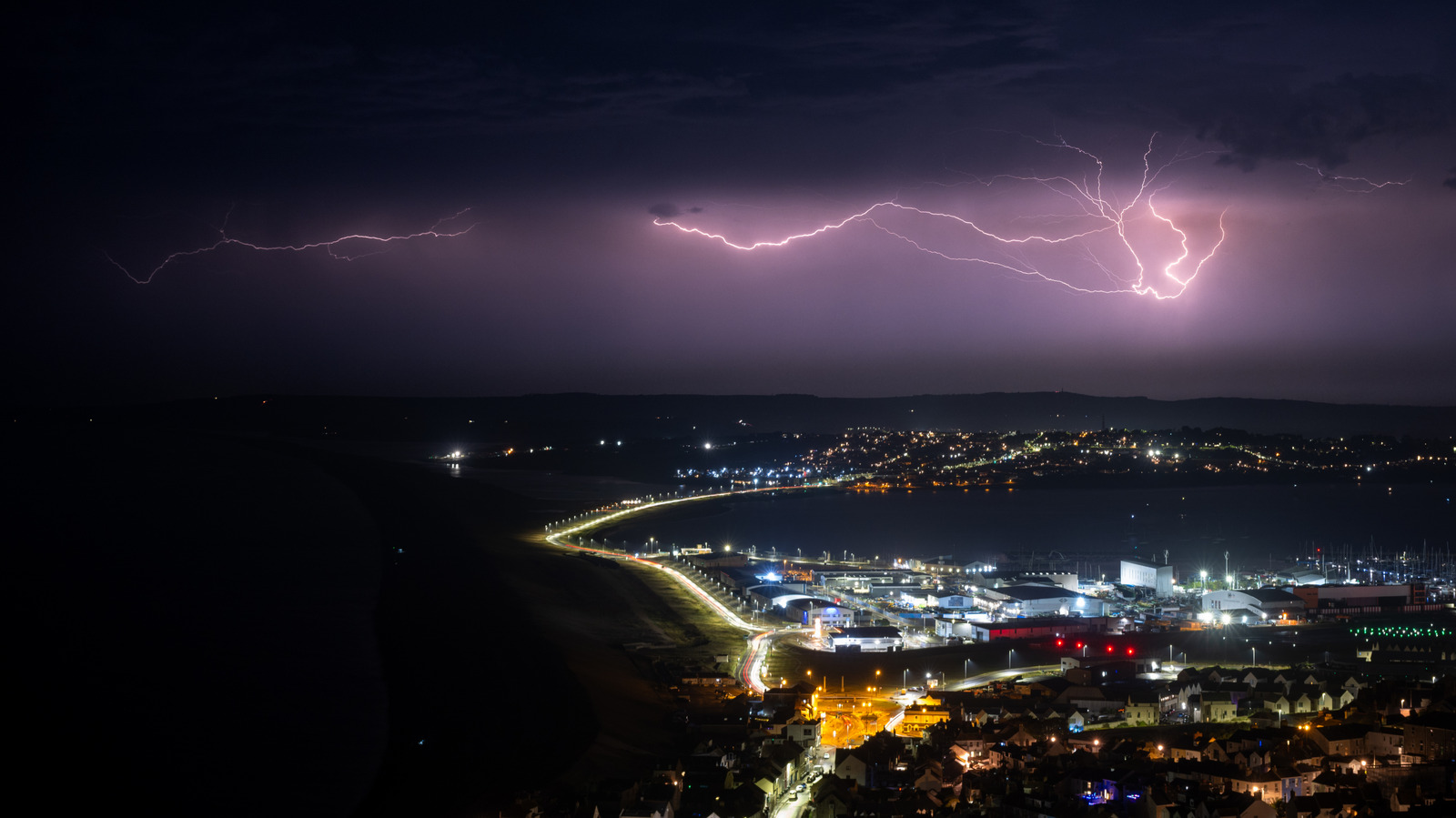 How to protect your tech from lightning strikes – Engadget