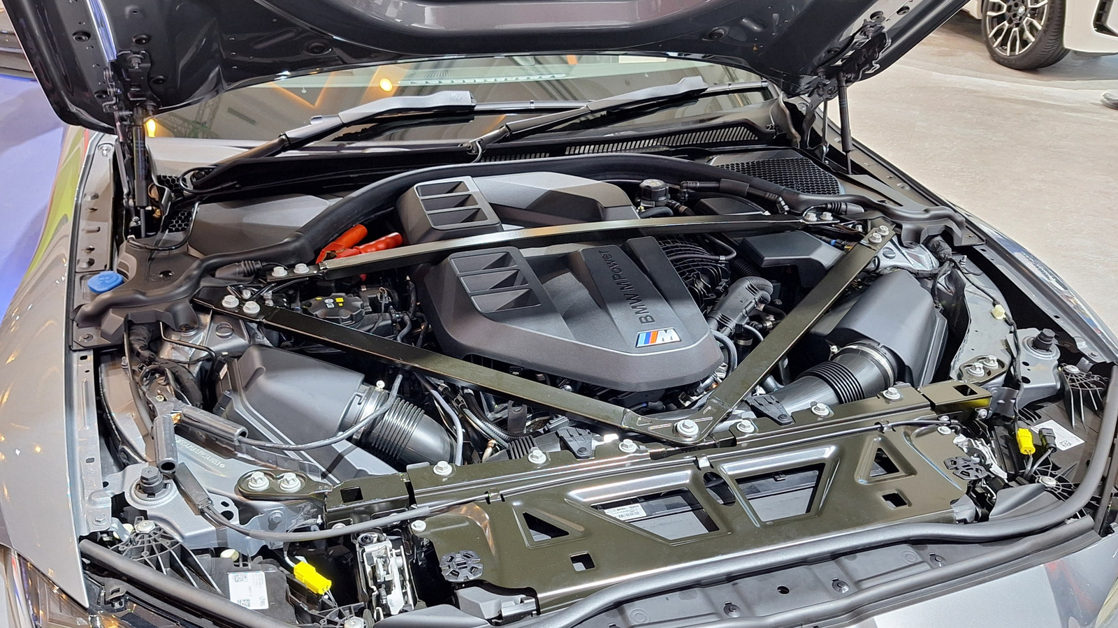 4 Car Brands Bringing Back The Inline-6 Engine – SlashGear