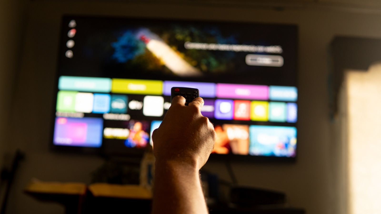 Do Smart TVs Work If You Just Plug Them In? What You Should Know Before You Buy – SlashGear