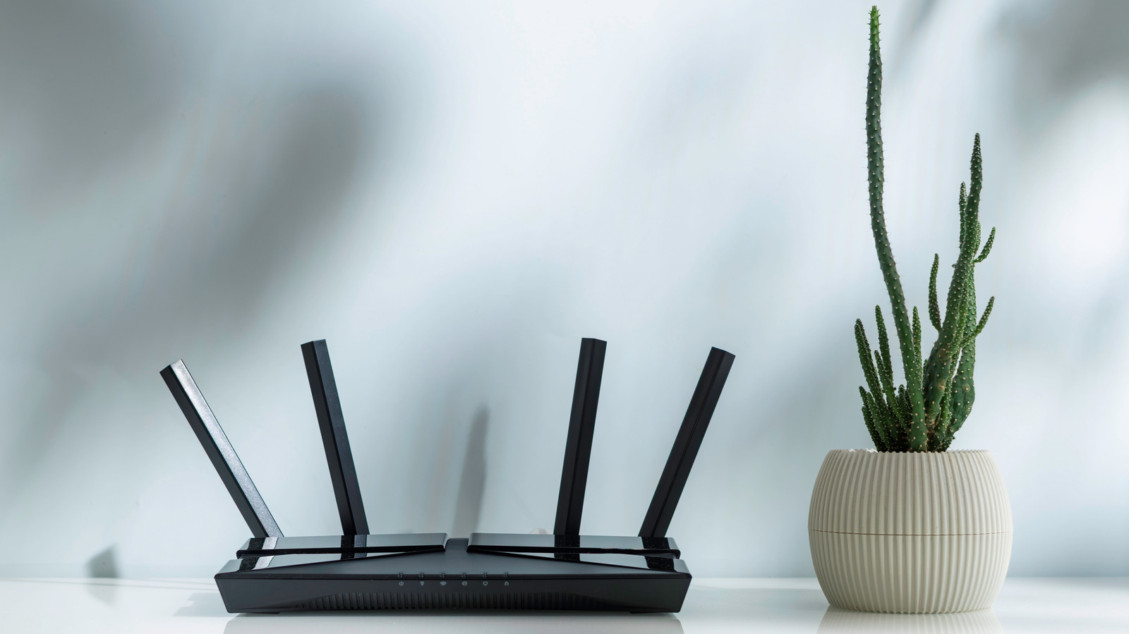 The correct way to position your router’s antennas depends on your home – Engadget