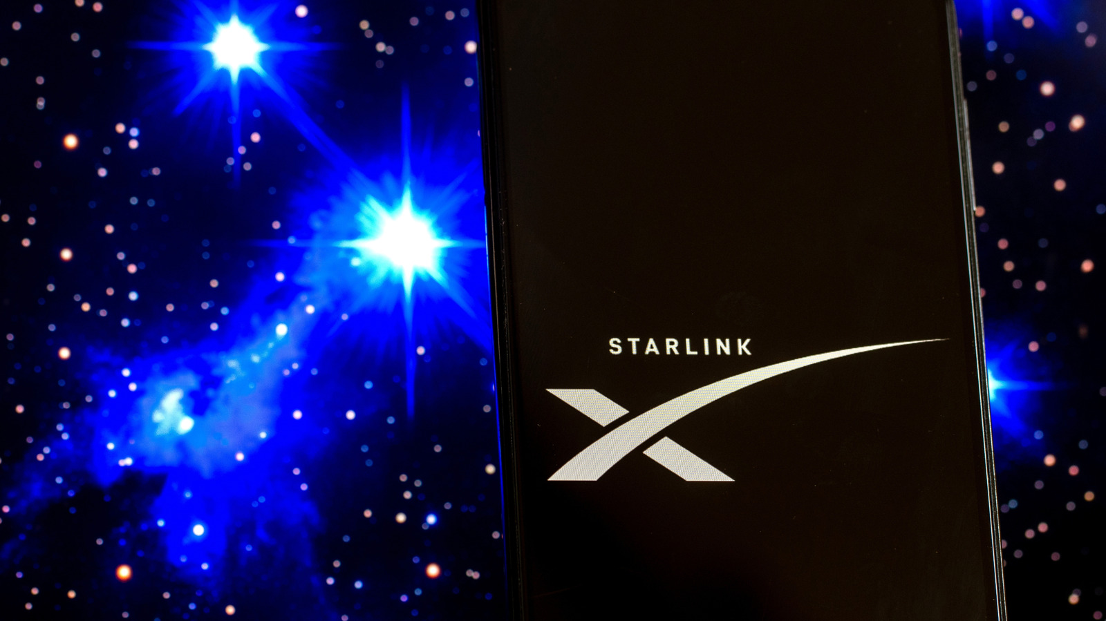 Falling Starlink Satellites Could Be Having An Alarming Effect On The Earth’s Atmosphere – SlashGear