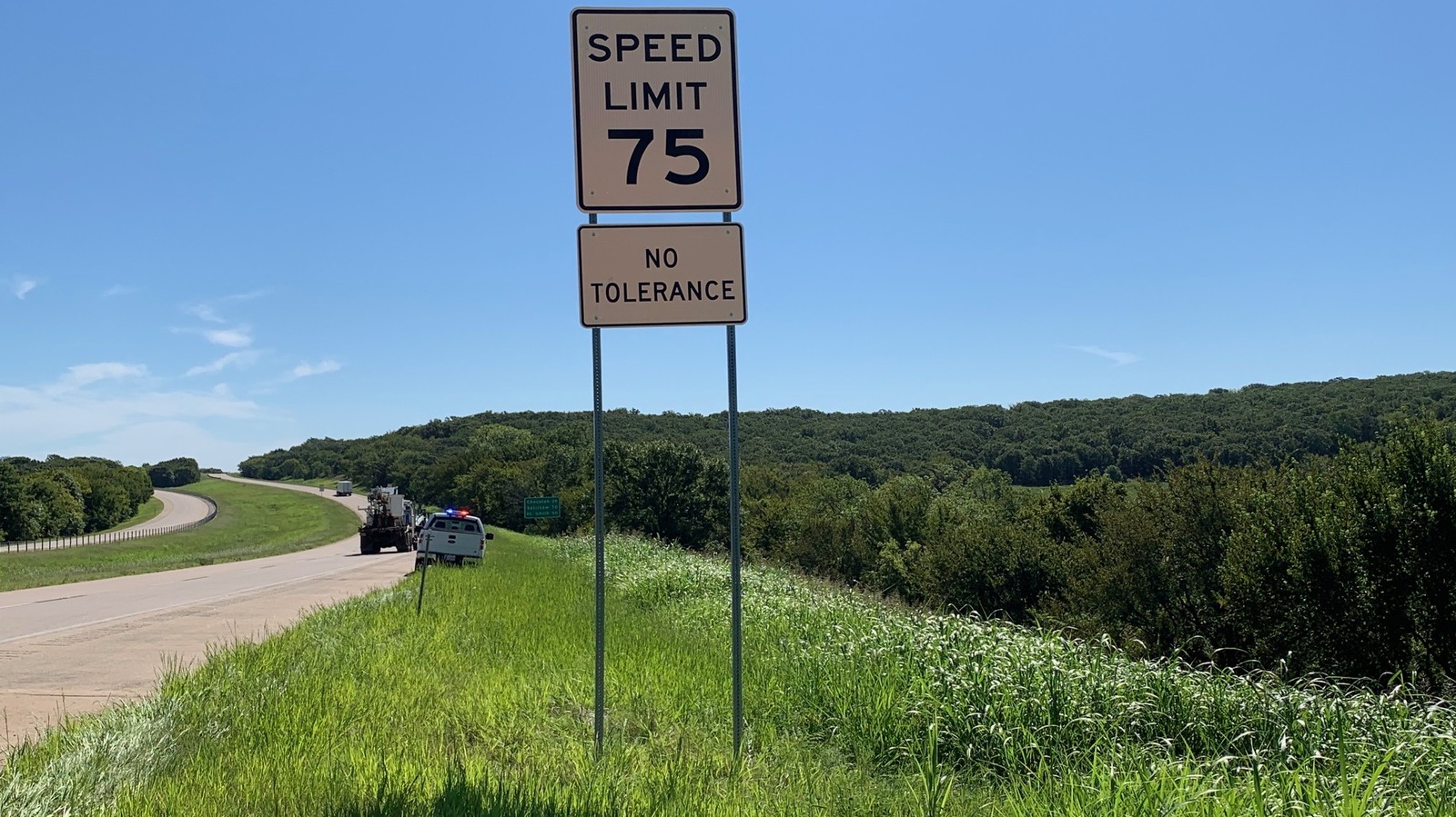 Why Do Speed Limit Signs In Oklahoma Say ‘No Tolerance’? – SlashGear