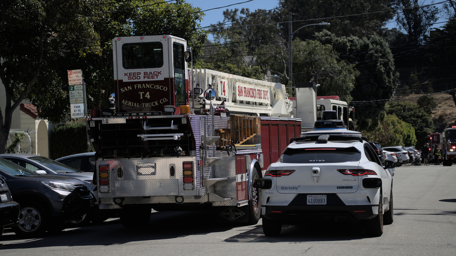 NHTSA calls out autonomous cars for interfering with first responders – Engadget