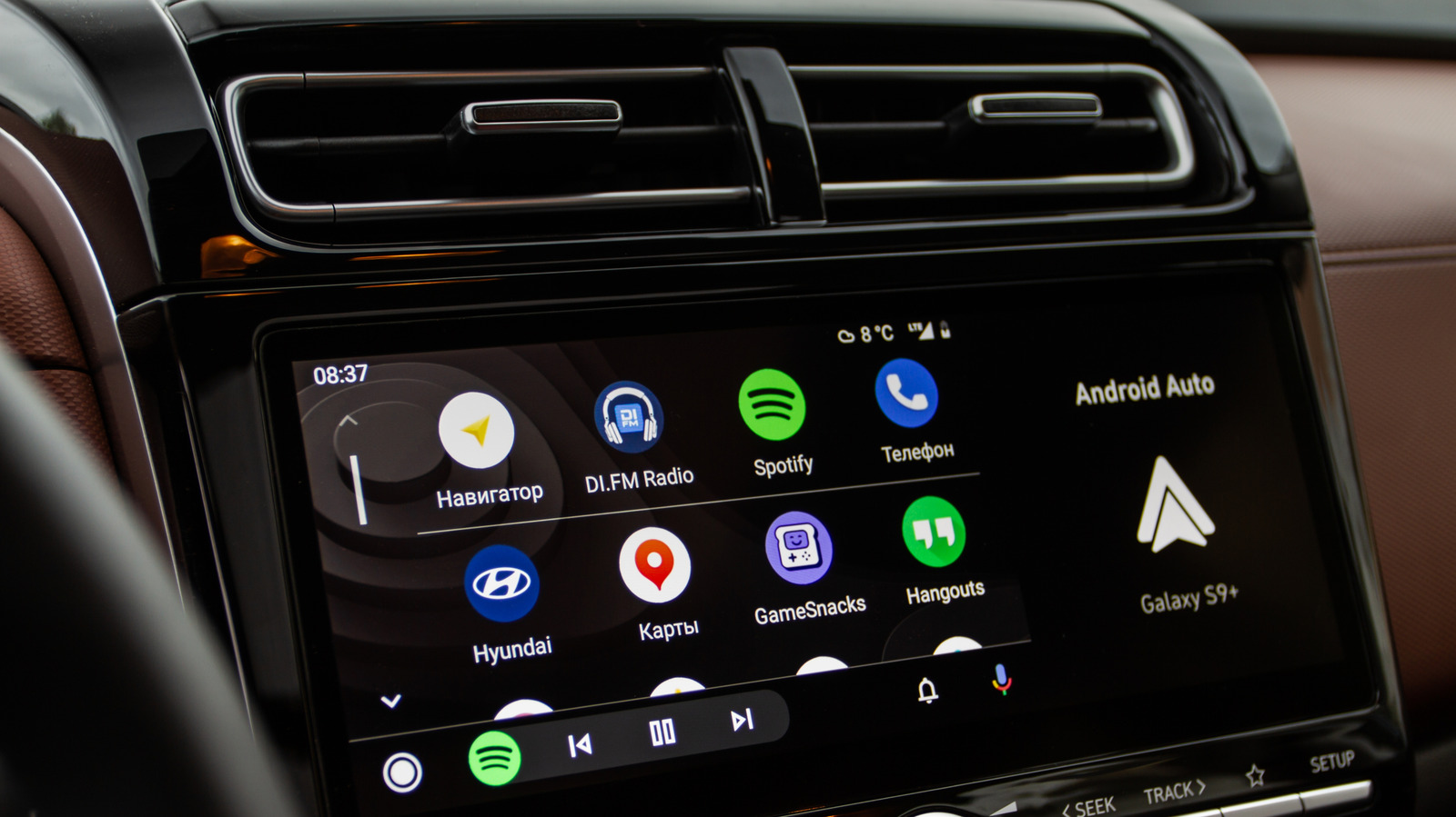 Converting your Android Auto to wireless is easy with an adapter – Engadget