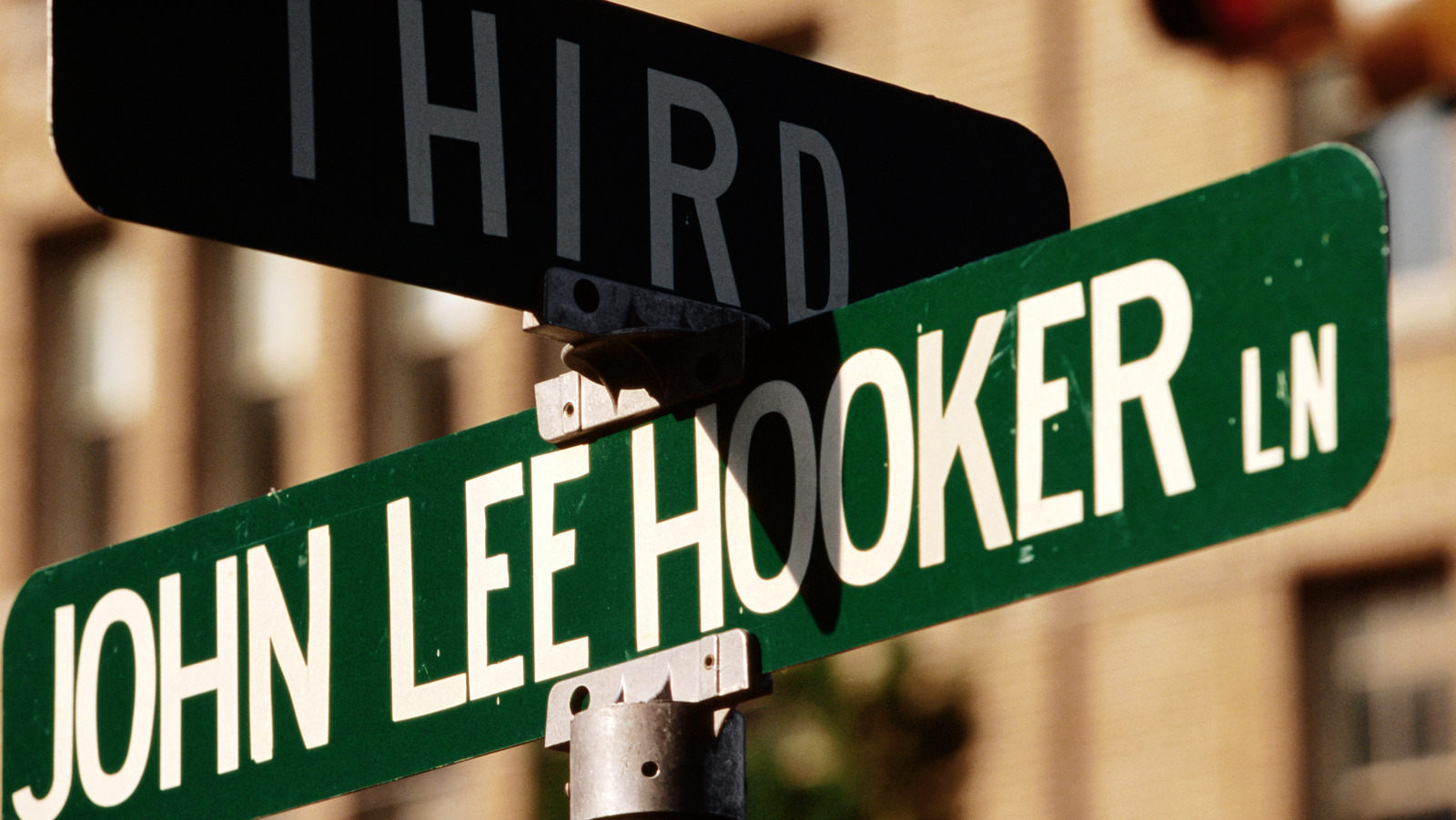 What’s The Difference Between Green And Blue Street Signs? – SlashGear