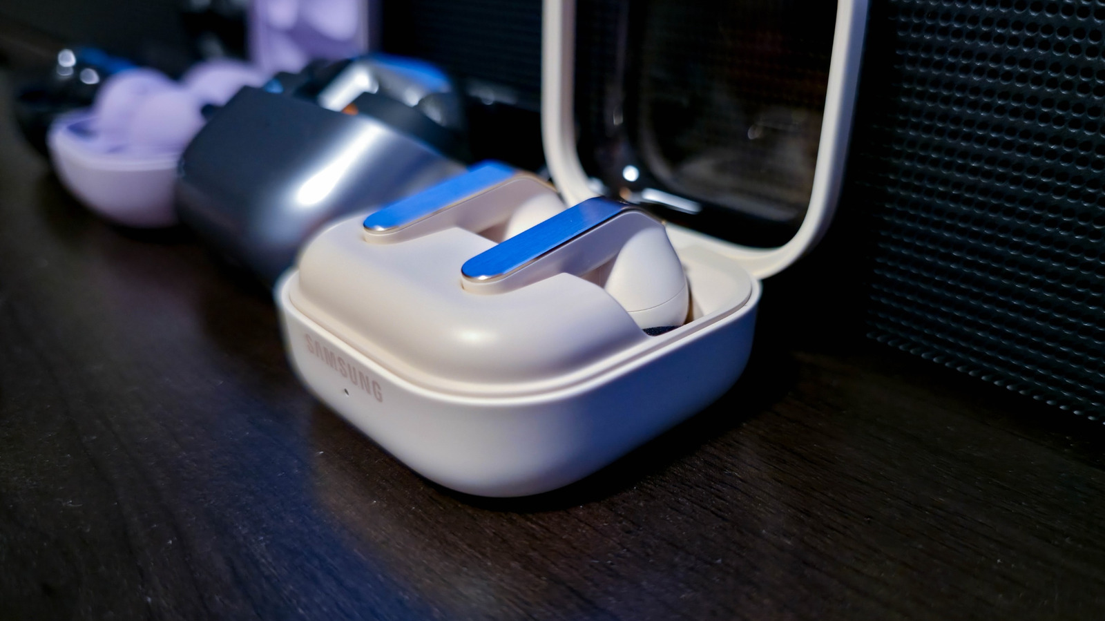 What’s the difference between active noise canceling and passive? – Engadget