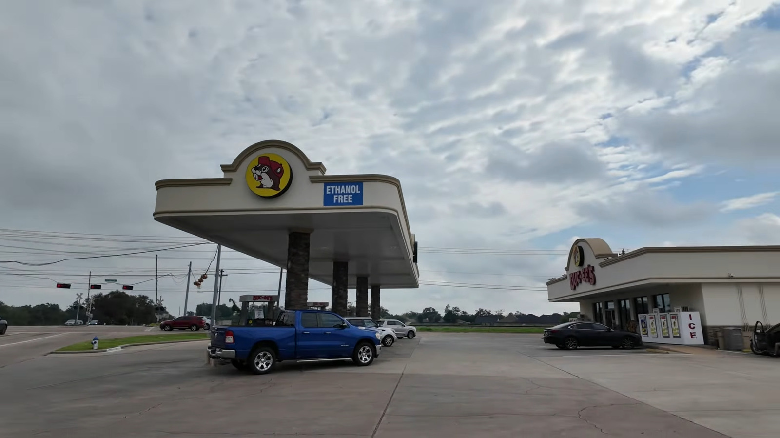 Not Every Buc-Ee’s Gas Station Is Massive, And These Small Locations Are Proof – SlashGear