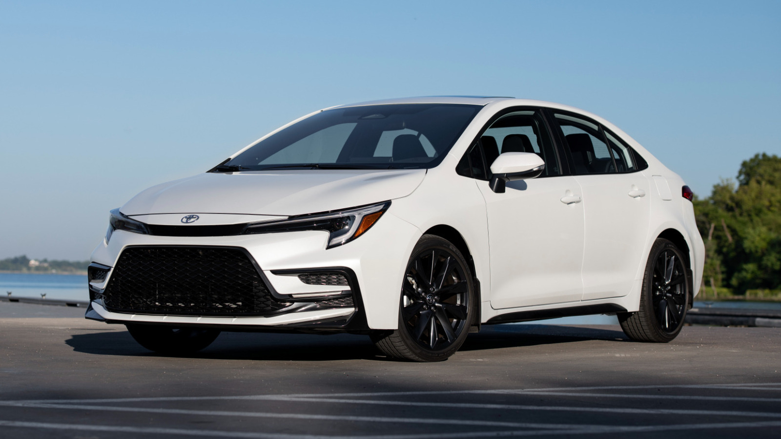 4 Compact Cars With Better Ratings Than The Toyota Corolla – SlashGear
