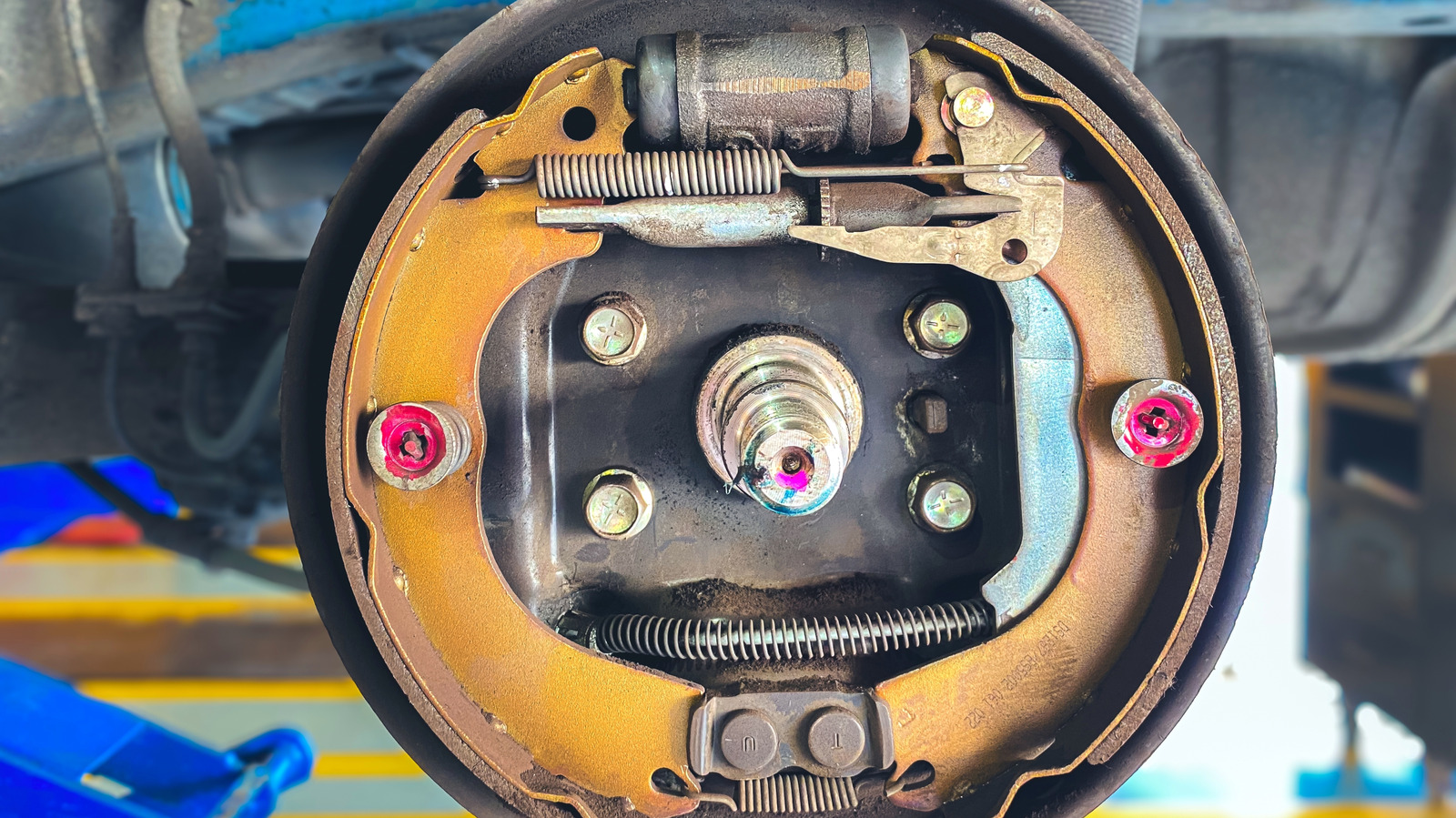 5 Common Problems With Drum Brakes – SlashGear