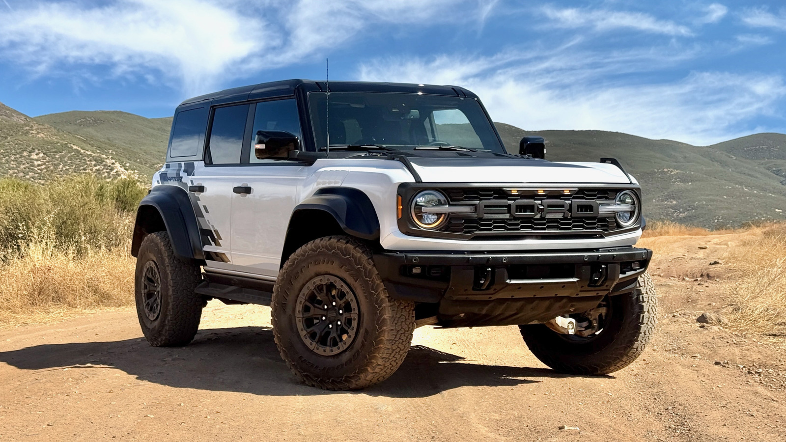 What’s The Difference Between Ford Bronco Sasquatch And Raptor? – SlashGear