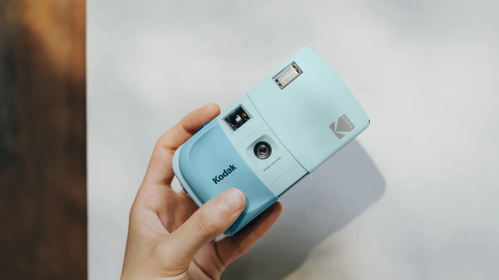 The Kodak EC35 is a pocketable, beginner-friendly 35mm film camera – Engadget