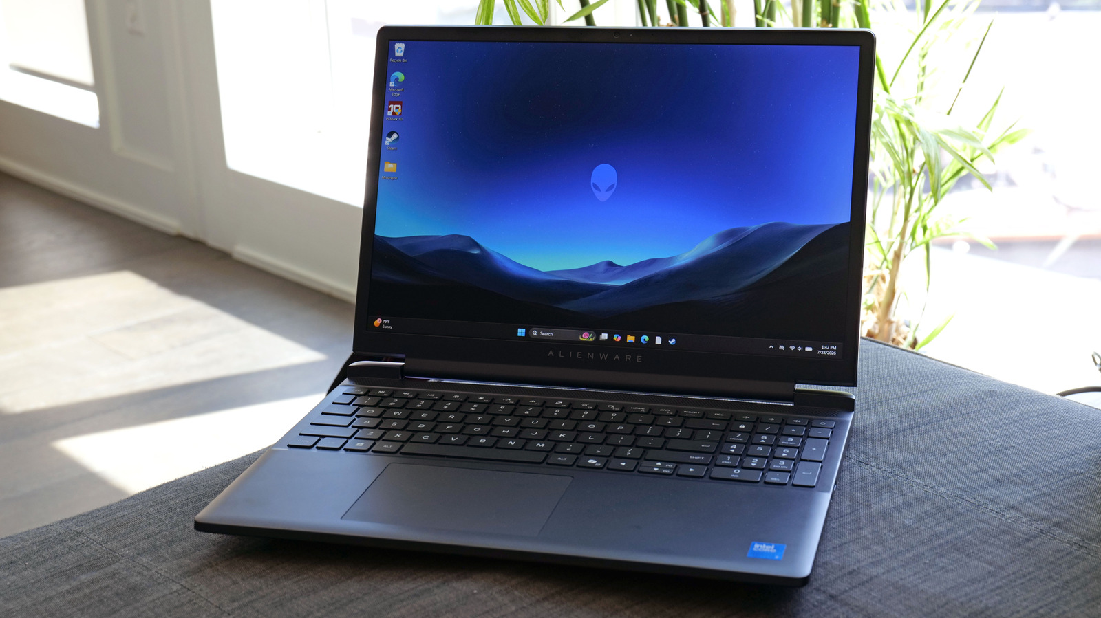 Alienware 15 review: Perfect timing for a budget gaming laptop – Engadget
