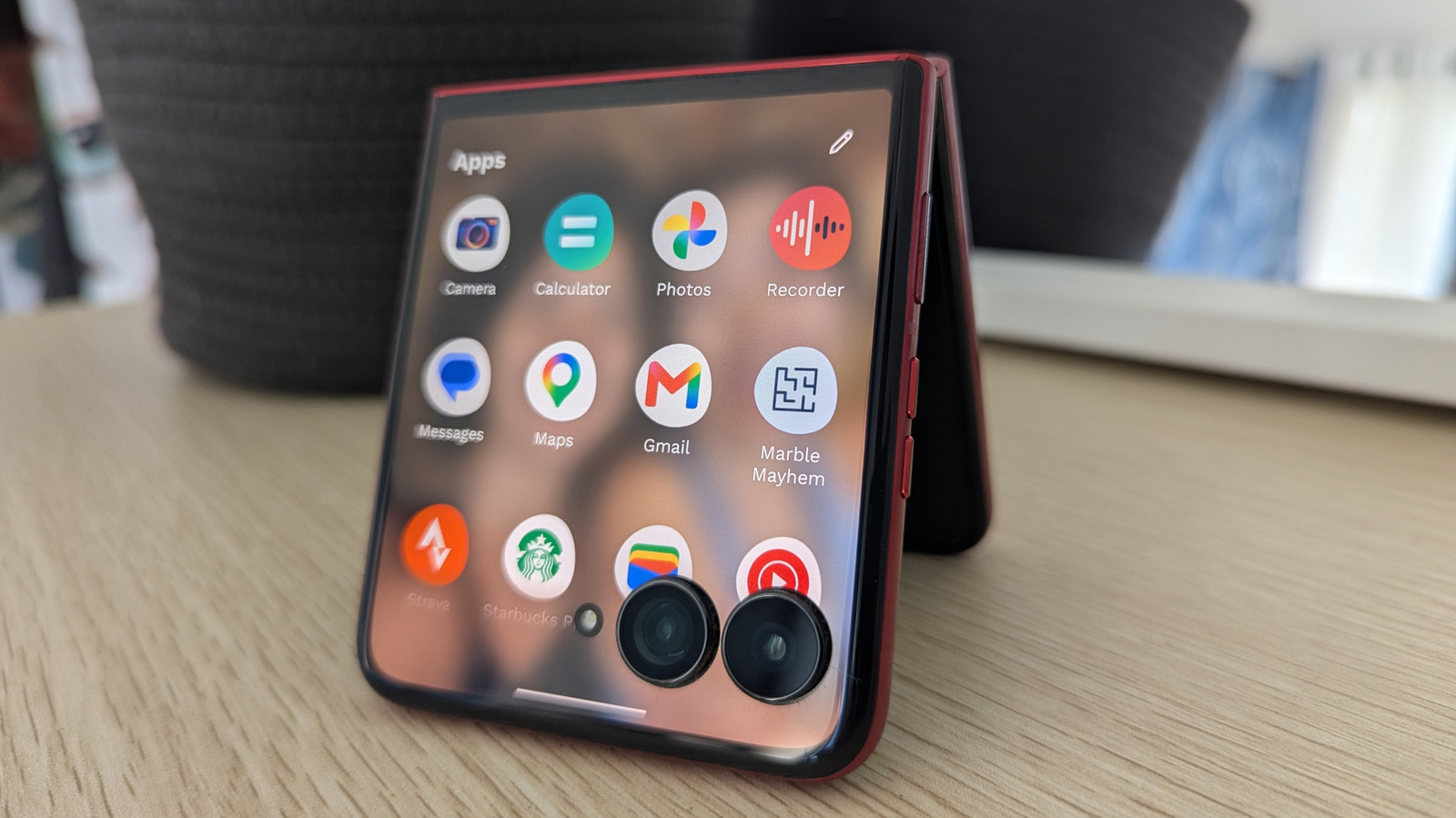 4 Reasons Why You Should Consider Buying A Foldable Phone – SlashGear