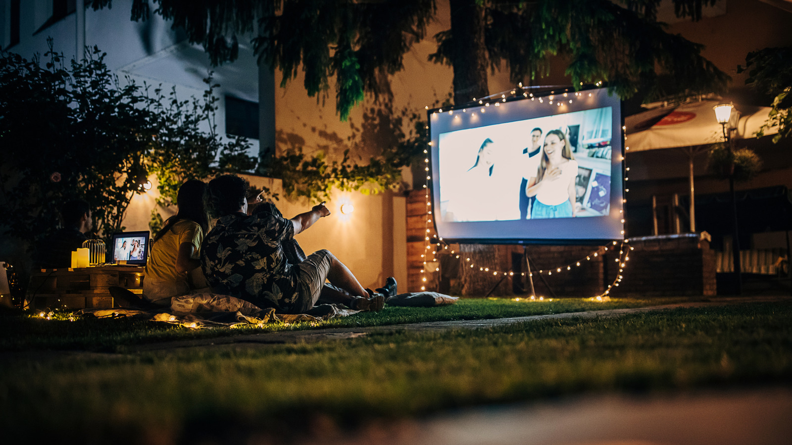 How Many Lumens Do You Need For An Outdoor Projector? – SlashGear