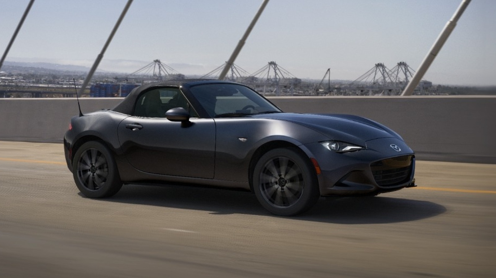 Can You Fit Golf Clubs In A Mazda MX-5 Miata? – SlashGear