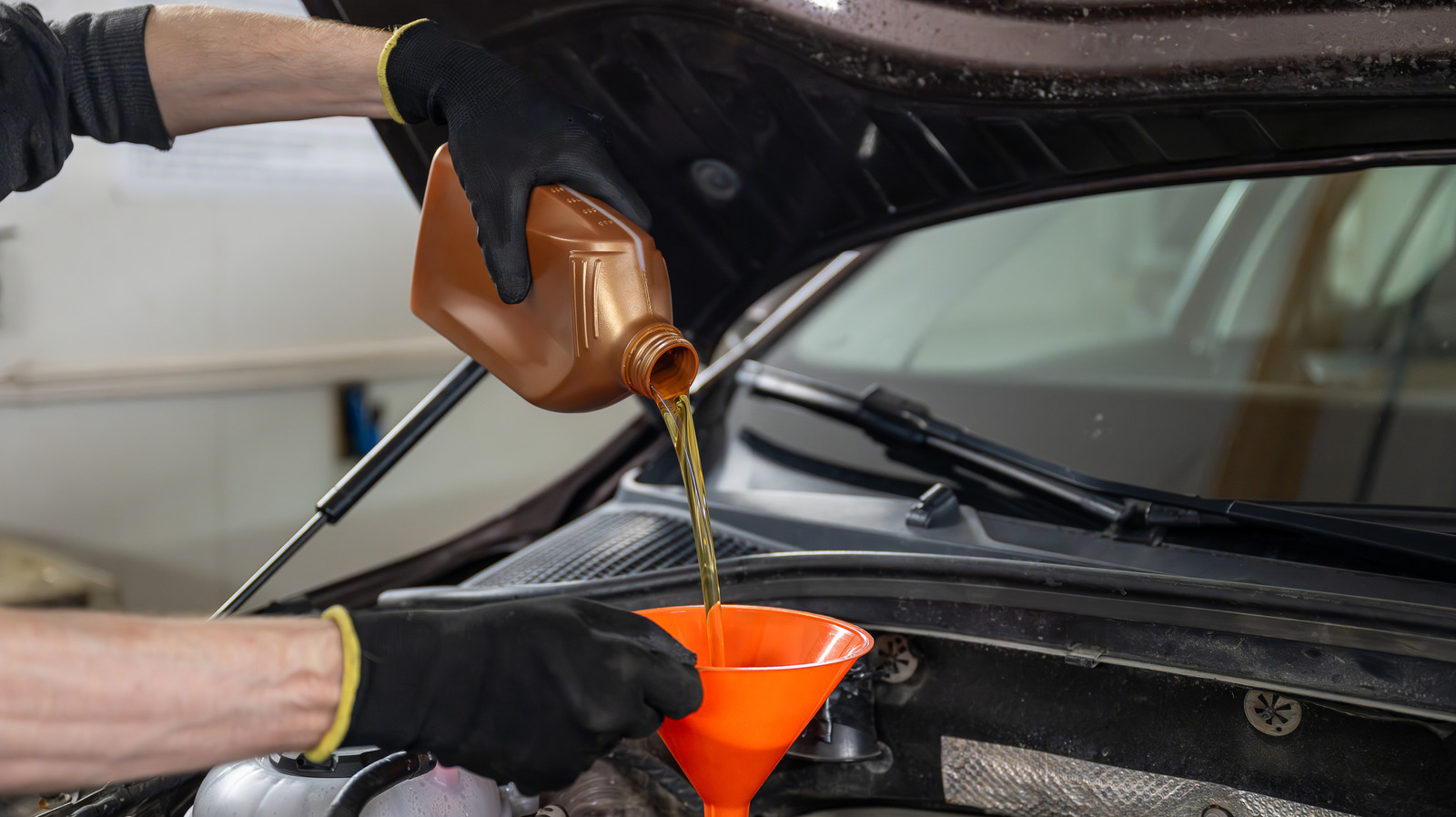 When Should You Avoid Using Synthetic For An Oil Change? – SlashGear