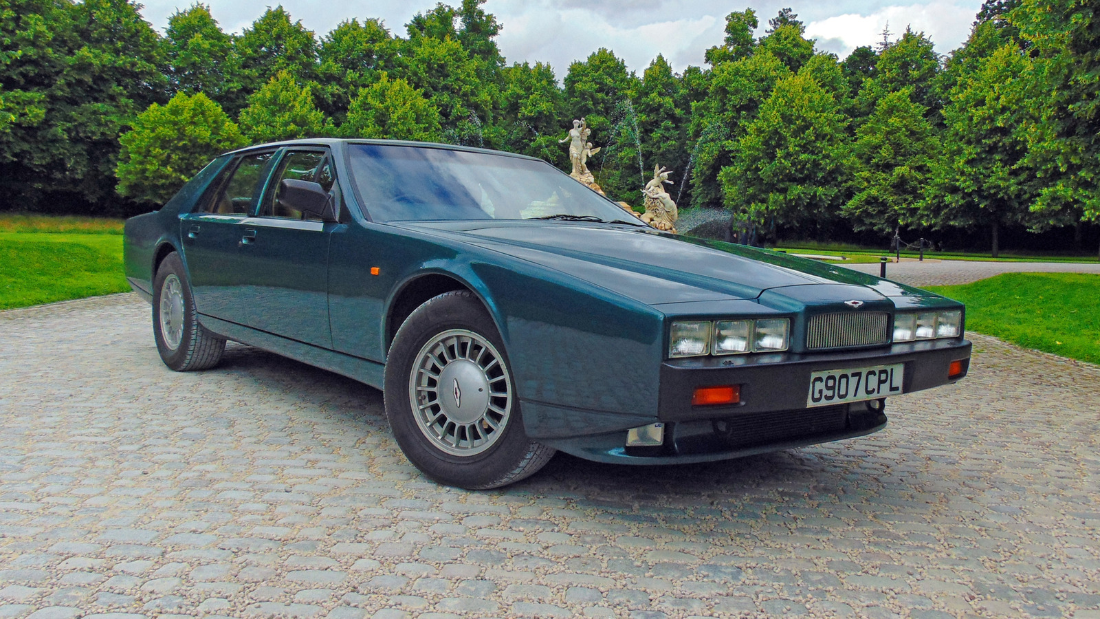 11 Cars With The Most Futuristic Dashboards We’ve Ever Seen – SlashGear