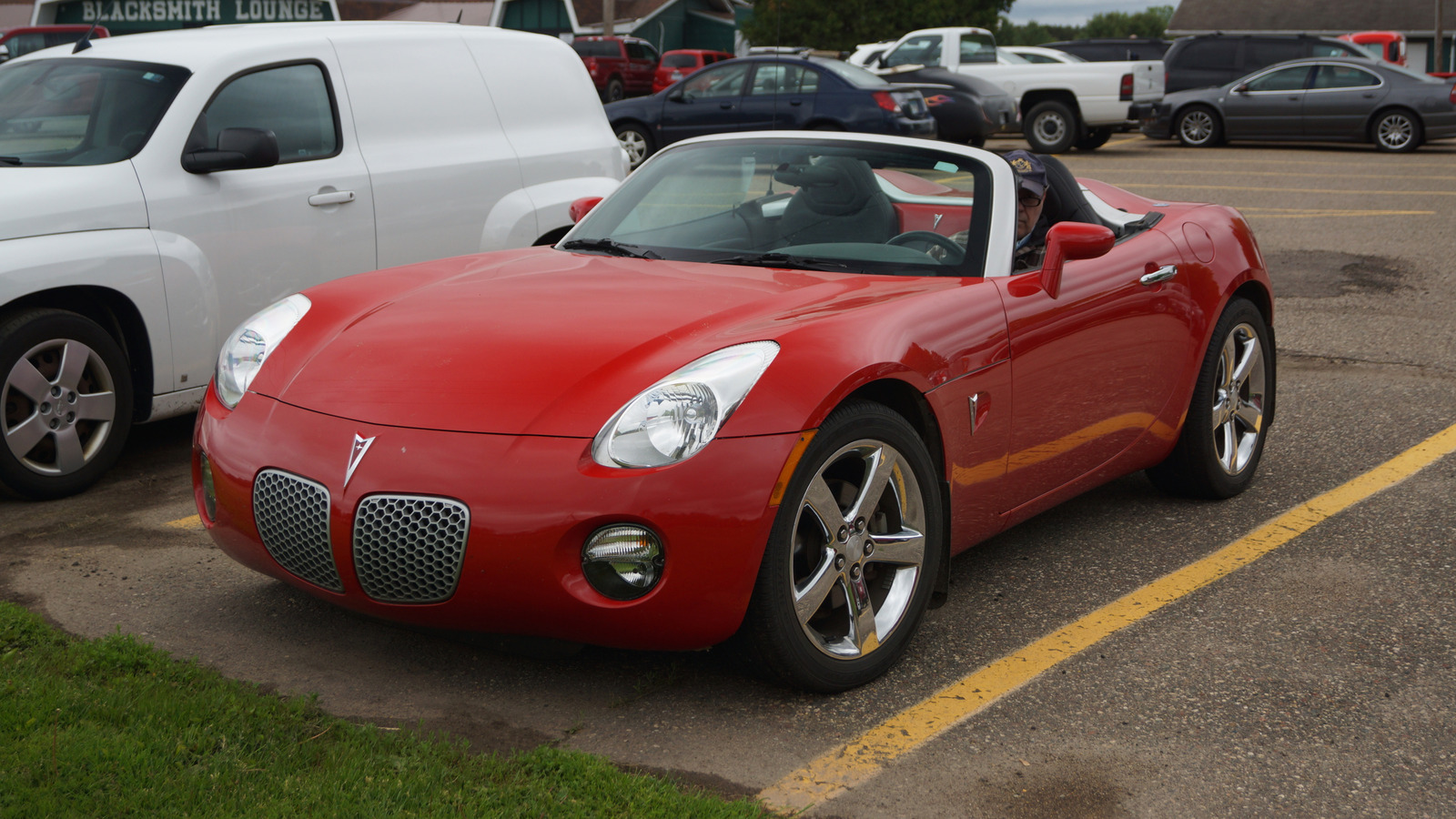 5 Of The Most Iconic Pontiac Convertibles Ever Made – SlashGear