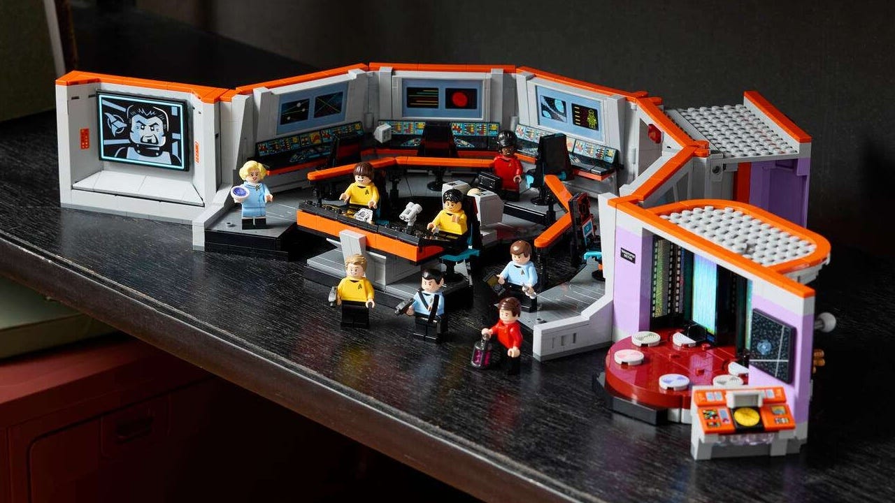 LEGO Just Announced a New Star Trek Set That Celebrates the Original Series, Complete With 8 Minifigures