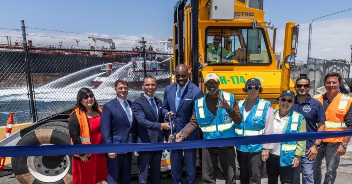 $383 million port and freight infrastructure grant to create 22,000 clean jobs